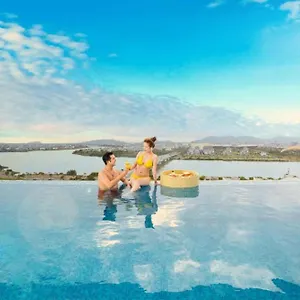 4* Отель Rhm Luxury And