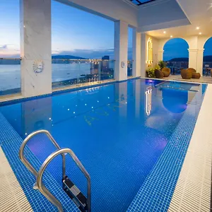 avari.nhatrangbesthotels.com/
